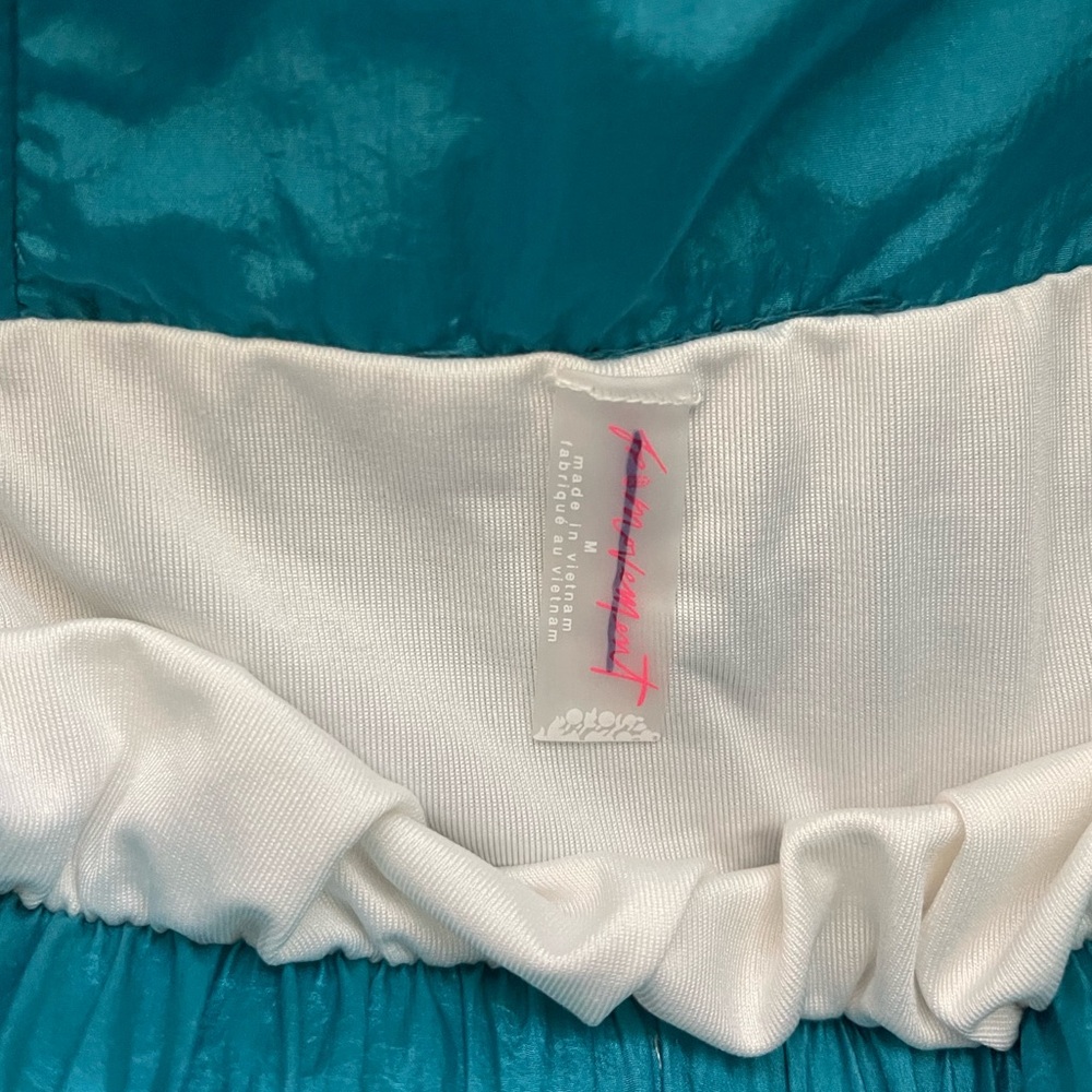 never worn - Picture 3 of 3